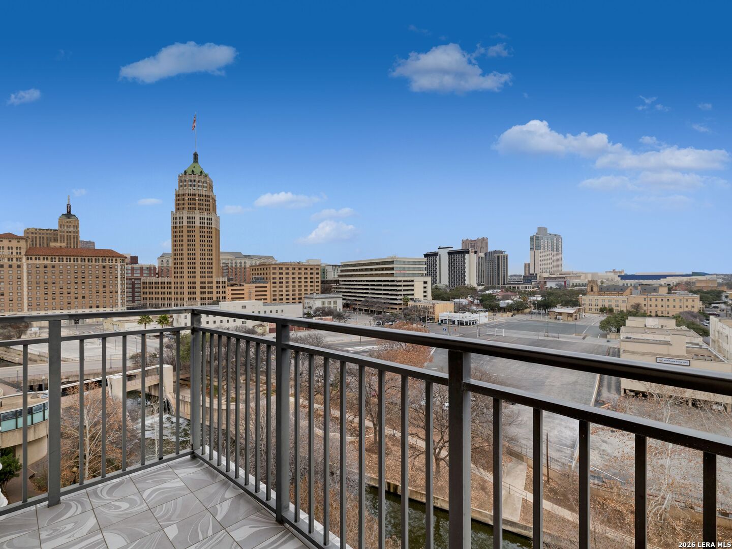 230 Dwyer Avenue 701