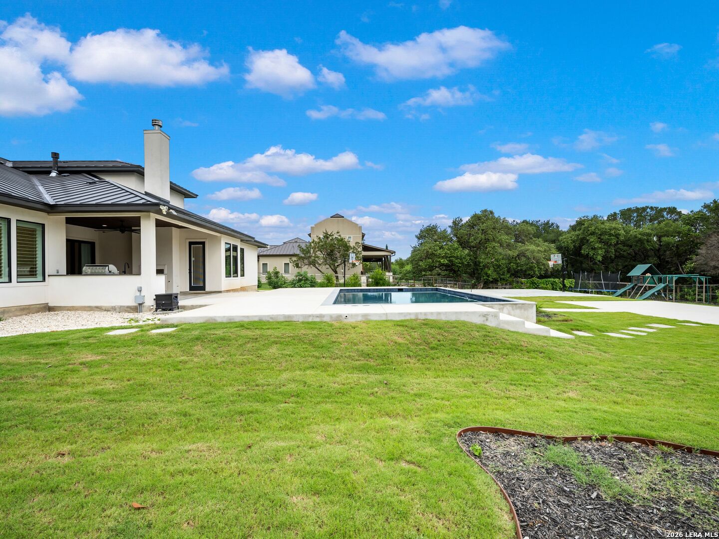111 Wellesley Landing