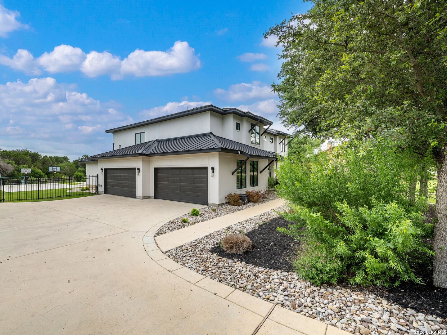 111 Wellesley Landing