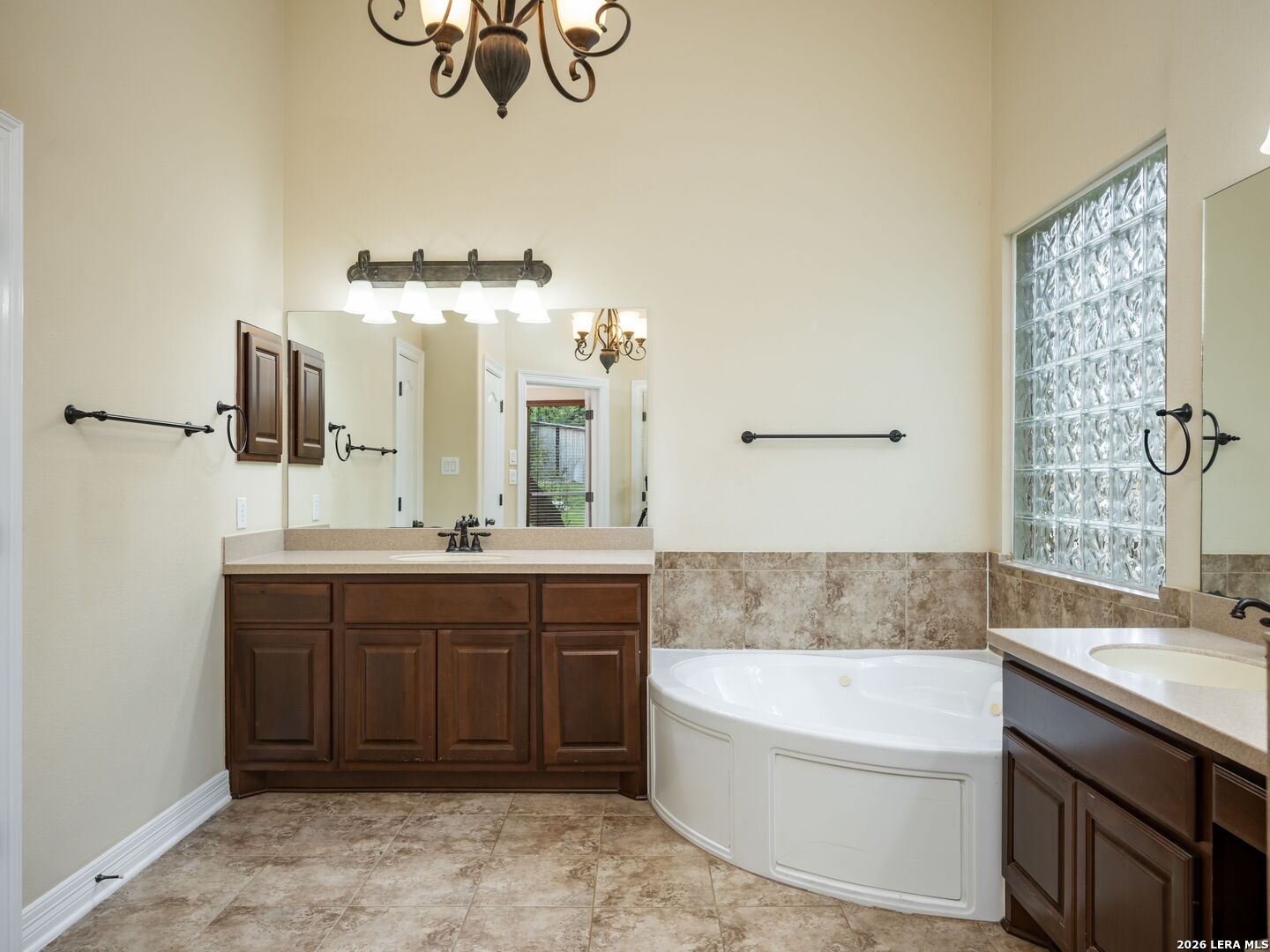 21502 Granada Hill