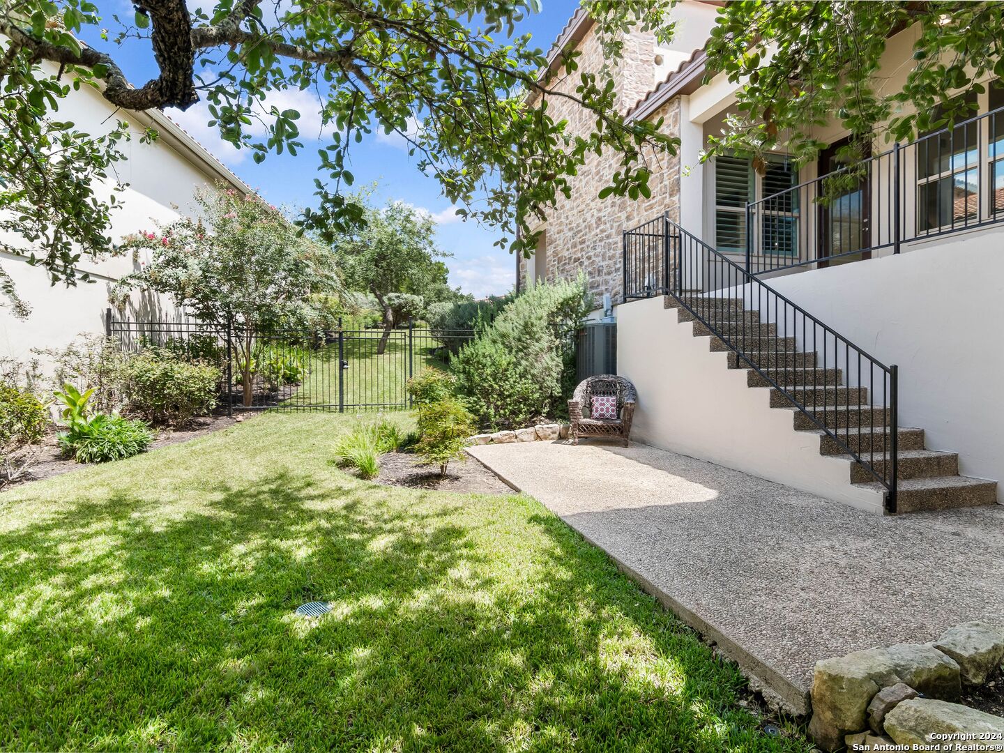7222 BLUFF RUN