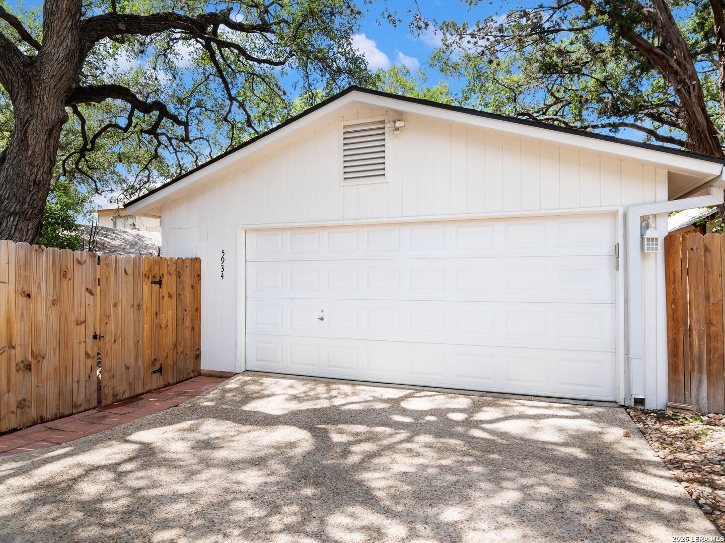 5934 Woodridge Cove