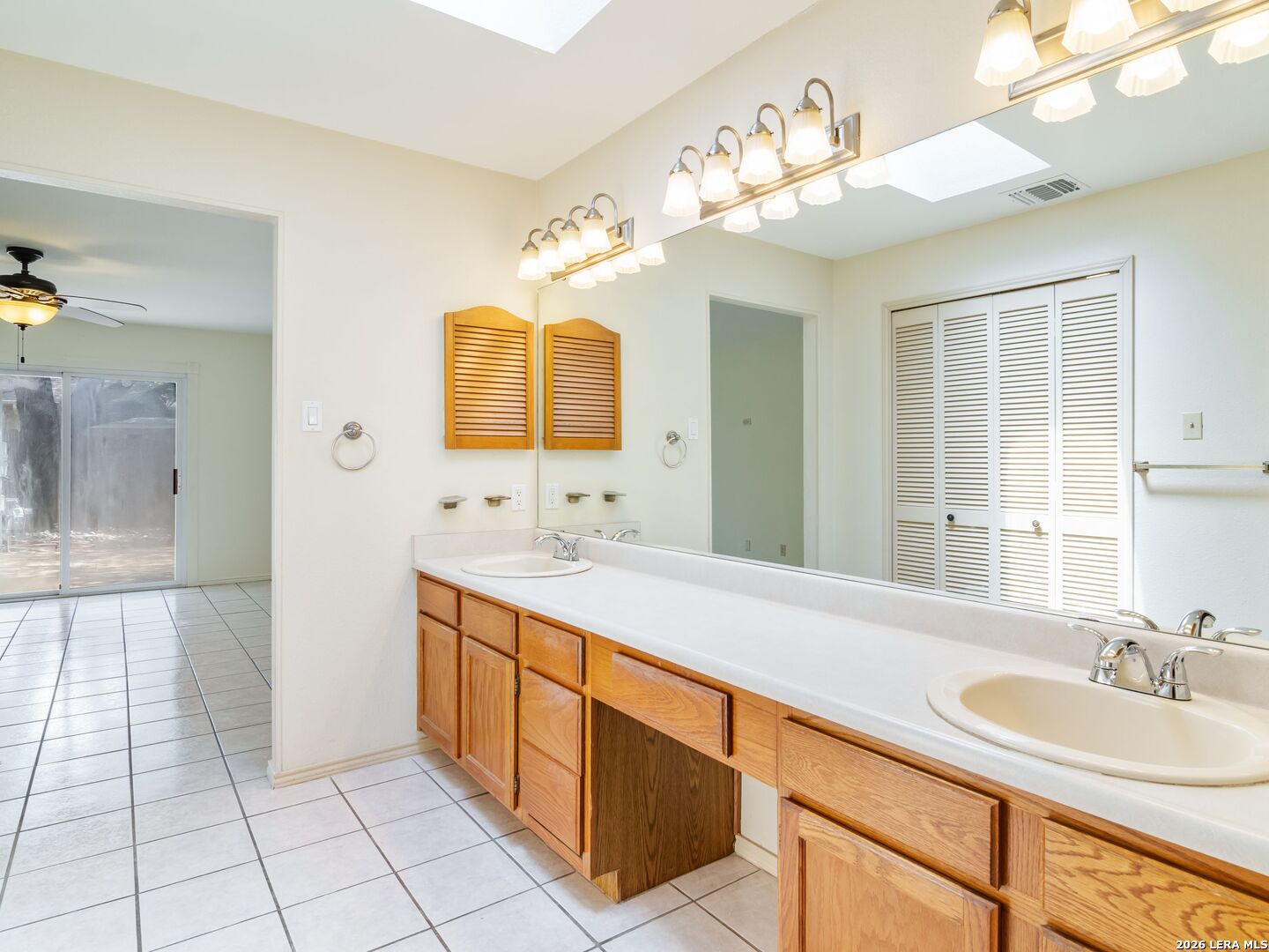 5934 Woodridge Cove