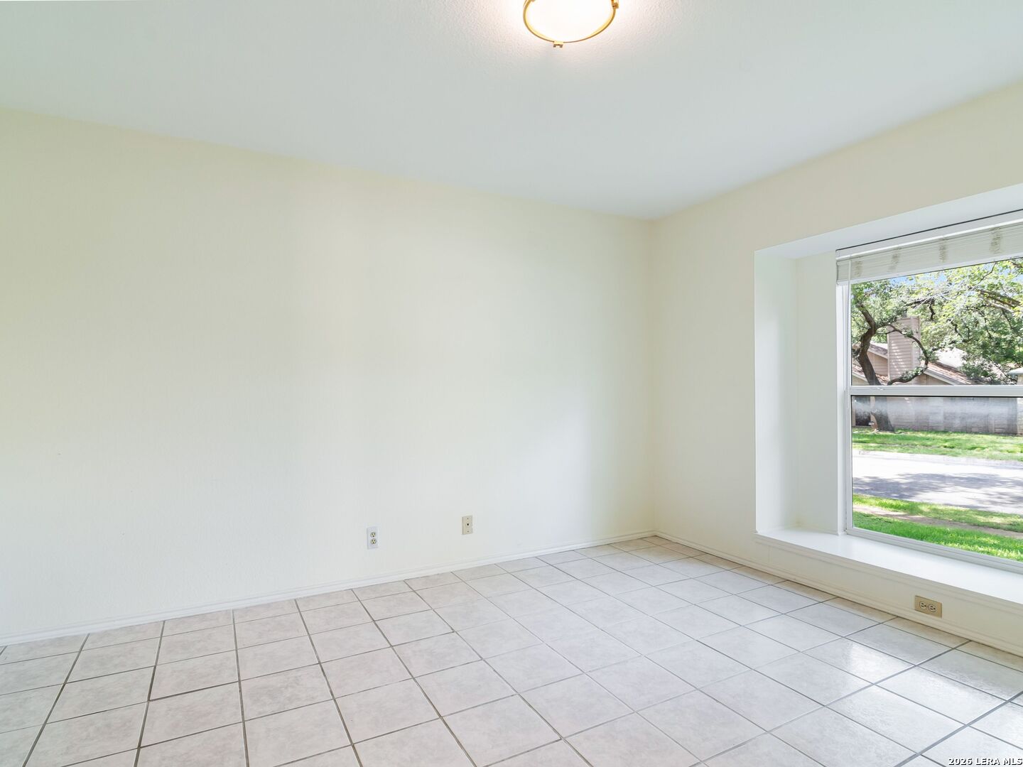 5934 Woodridge Cove
