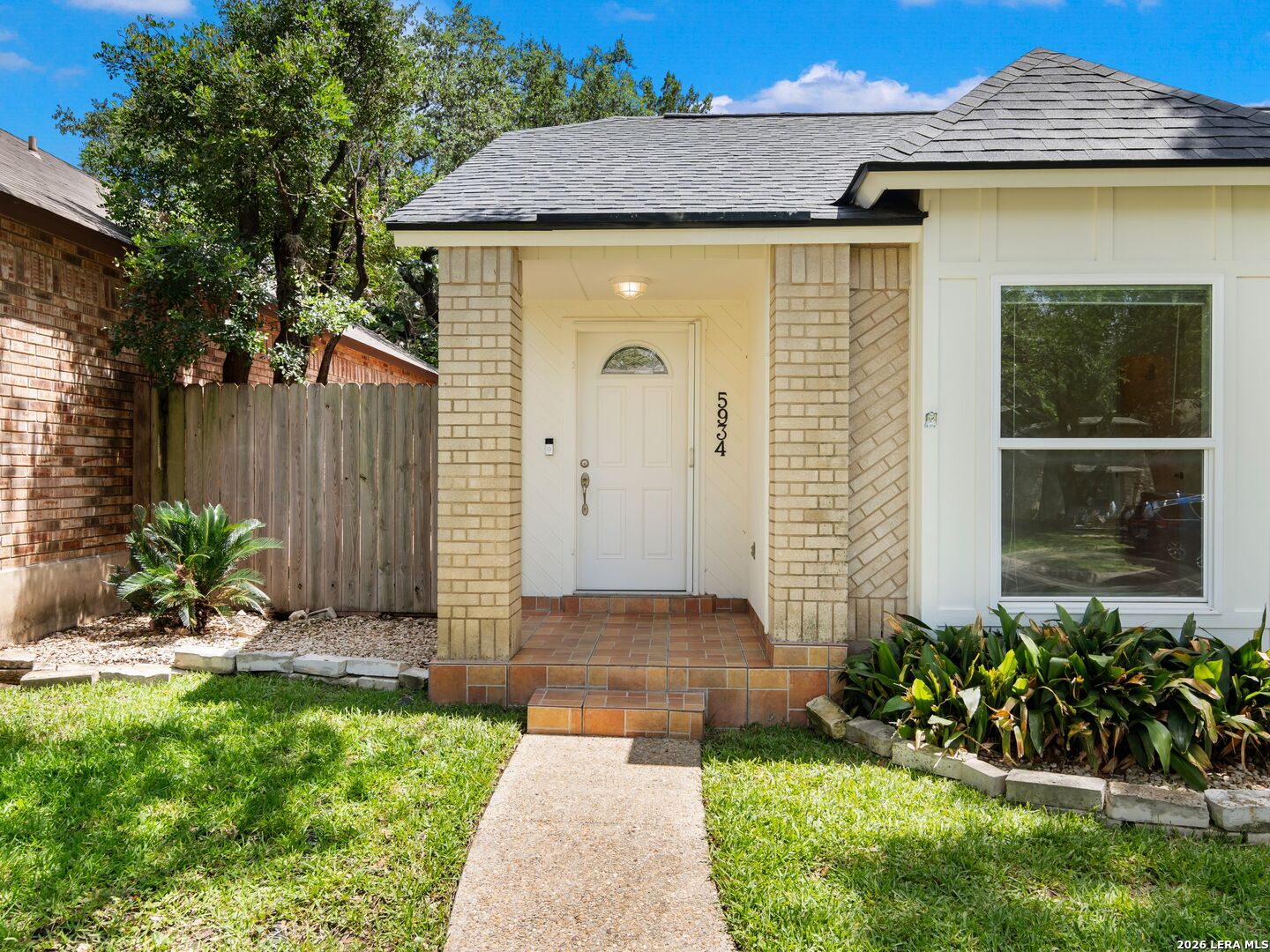 5934 Woodridge Cove