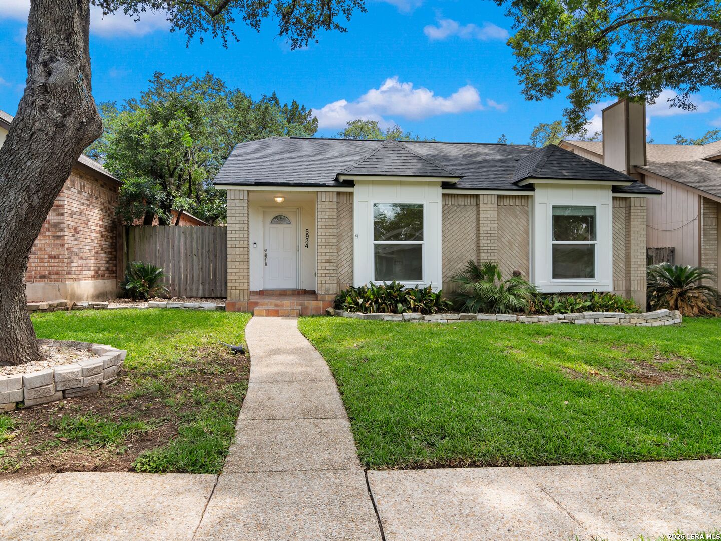 5934 Woodridge Cove