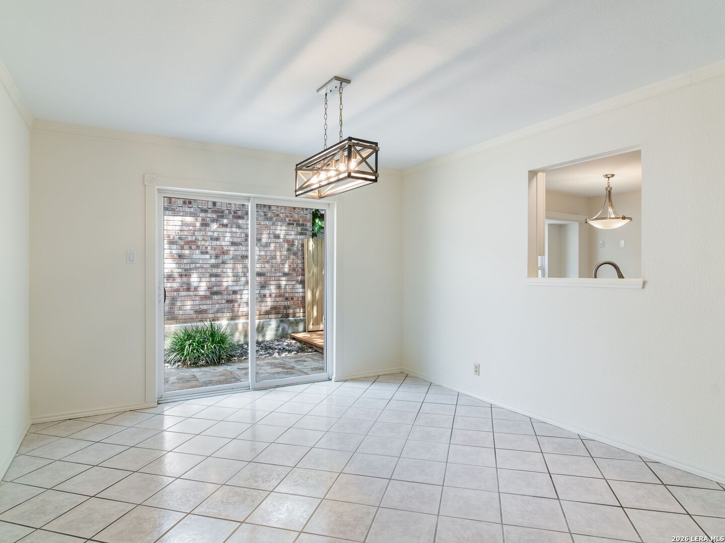 5934 Woodridge Cove