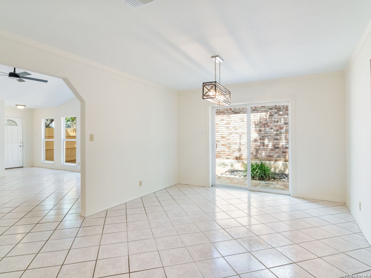 5934 Woodridge Cove
