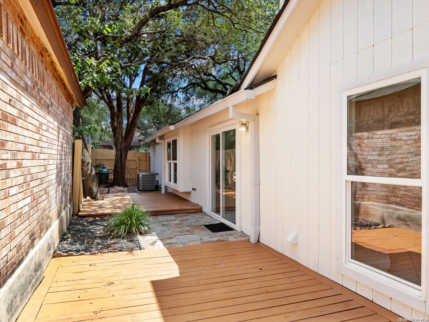 5934 Woodridge Cove
