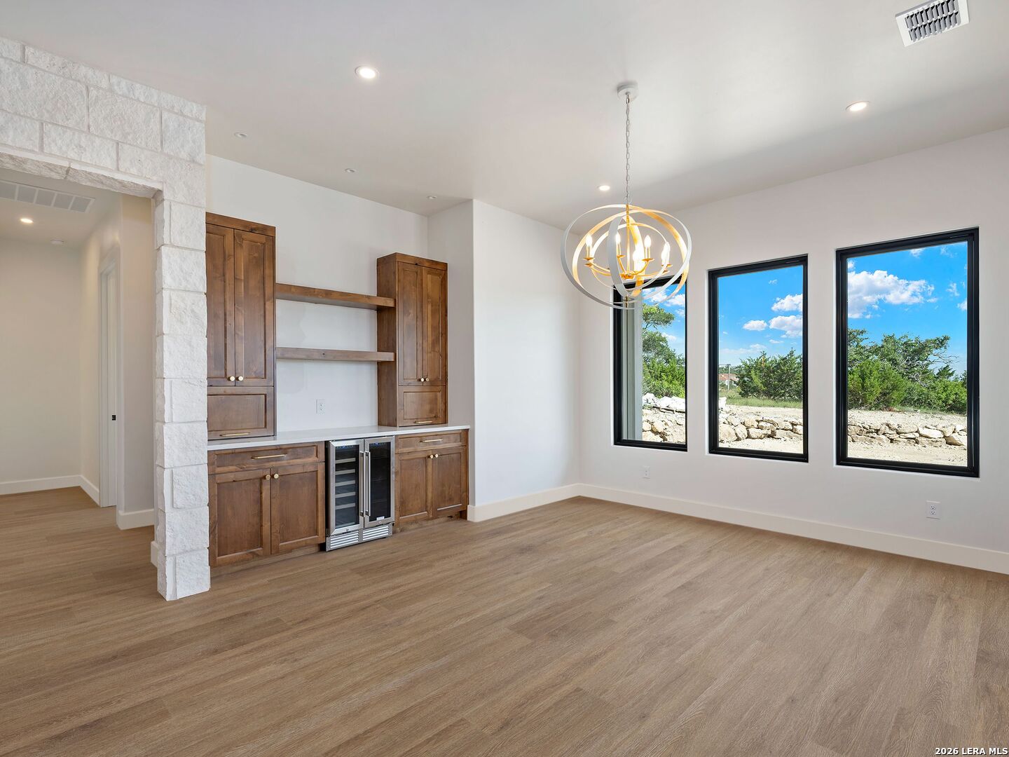10202 Nina Ridge