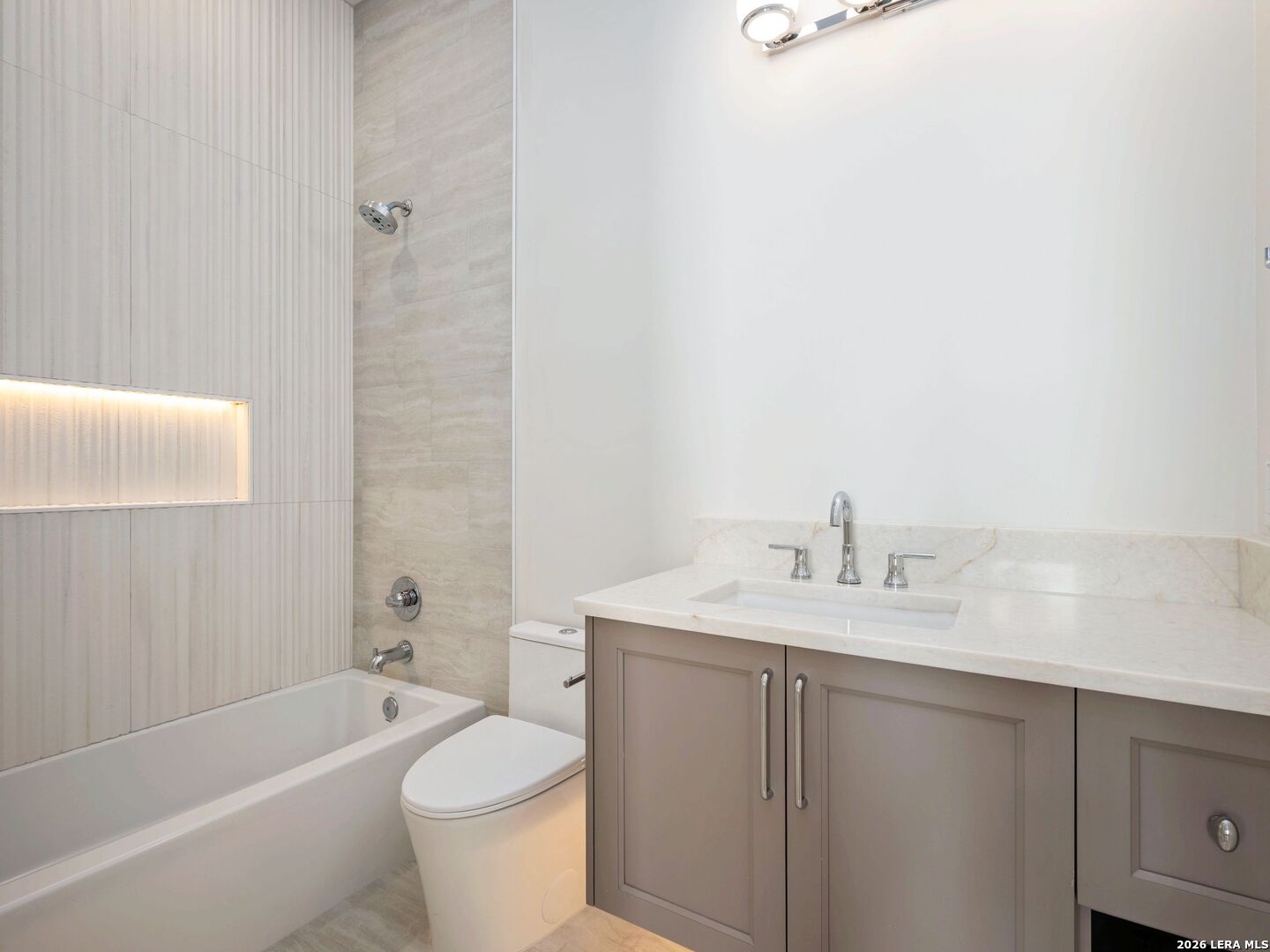 10202 Nina Ridge