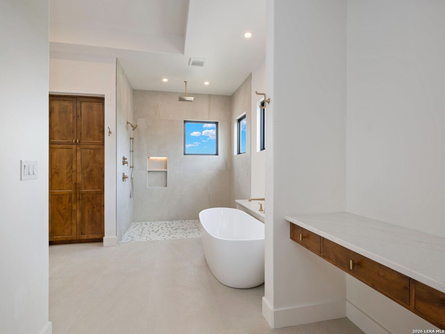 10202 Nina Ridge