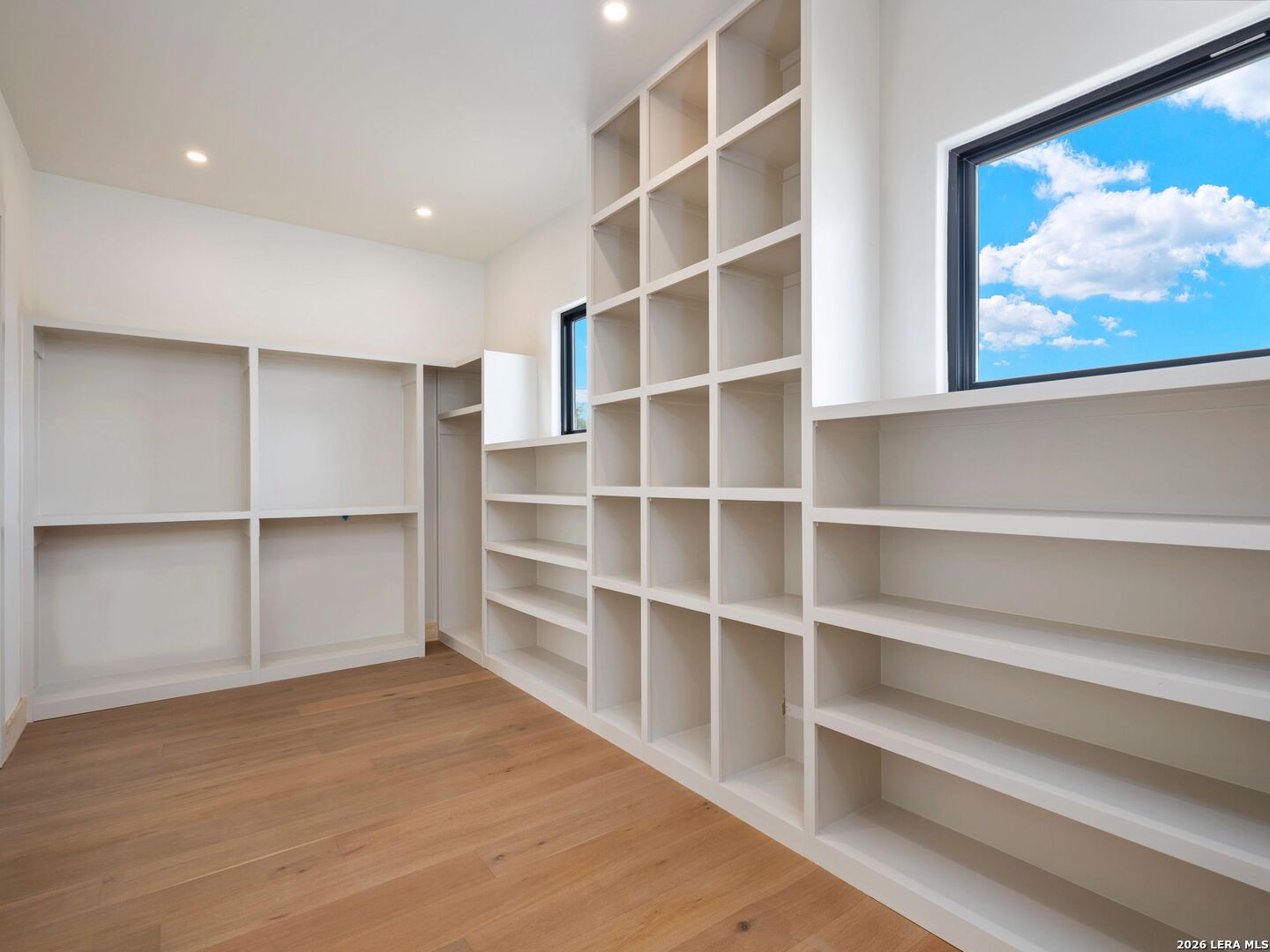 10202 Nina Ridge