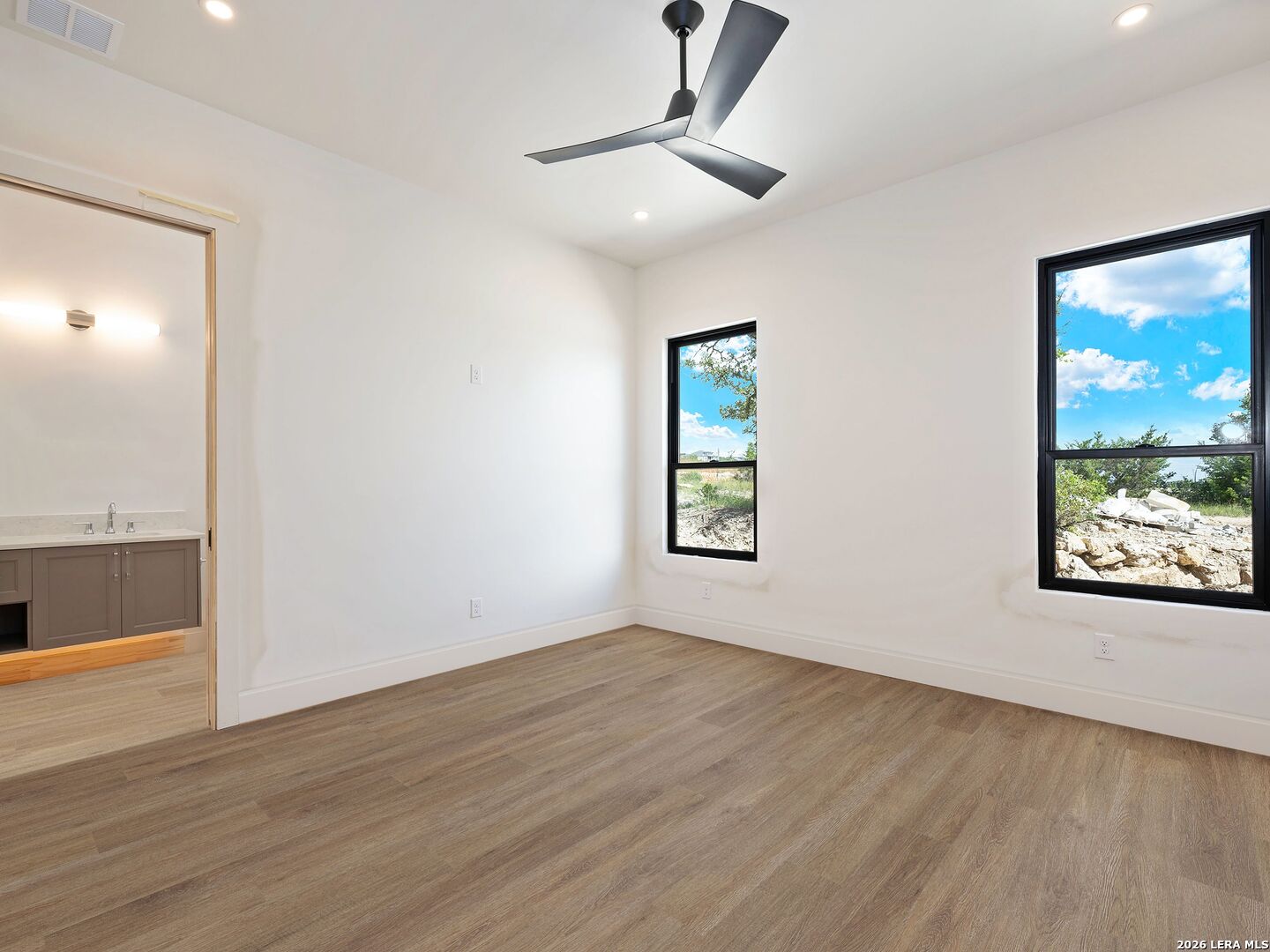 10202 Nina Ridge