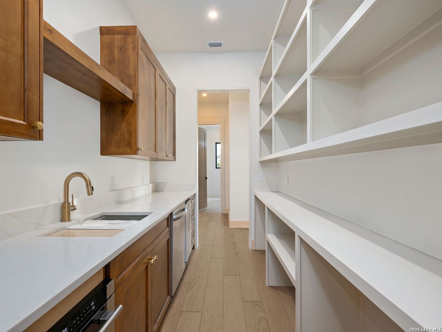 10202 Nina Ridge