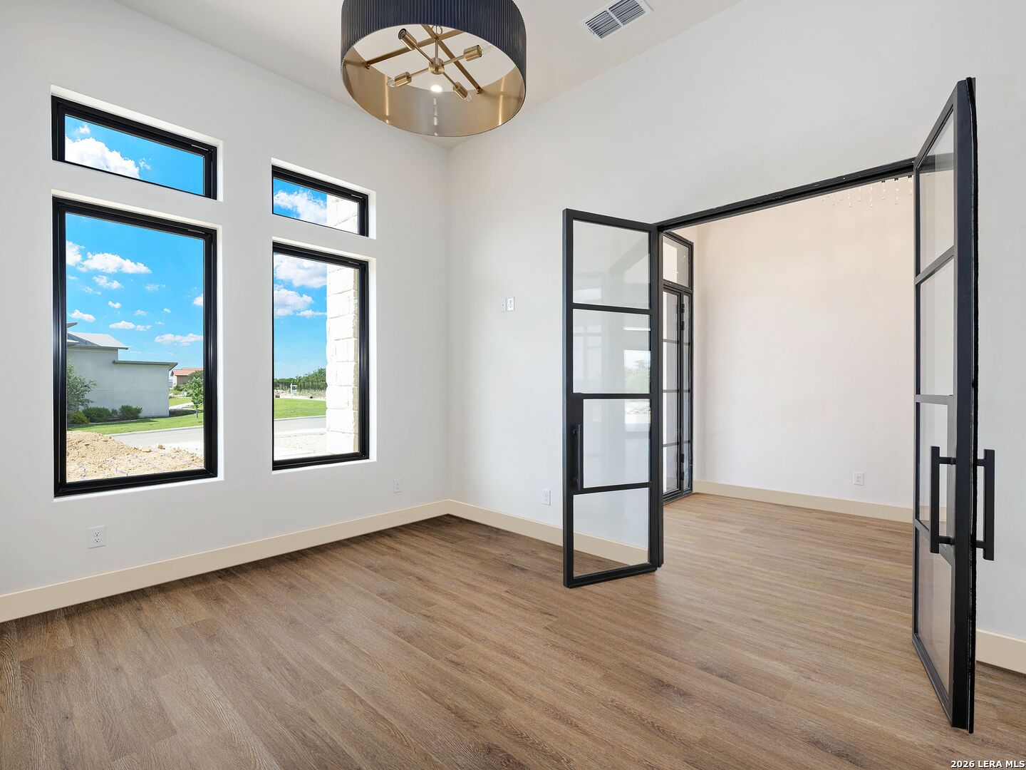 10202 Nina Ridge