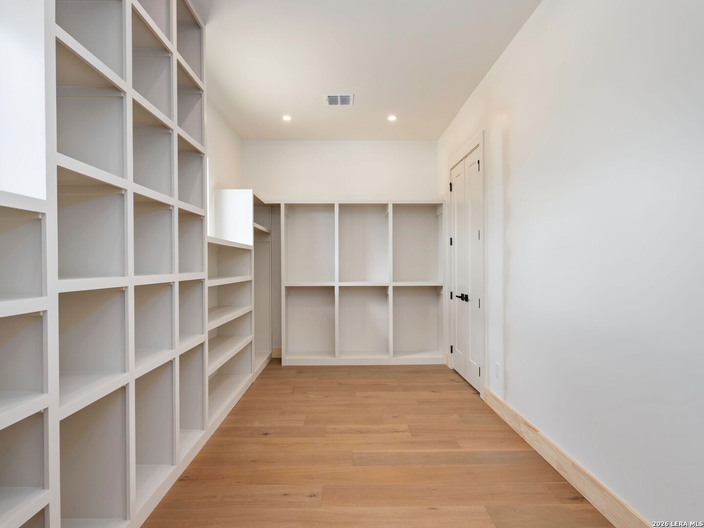 10202 Nina Ridge