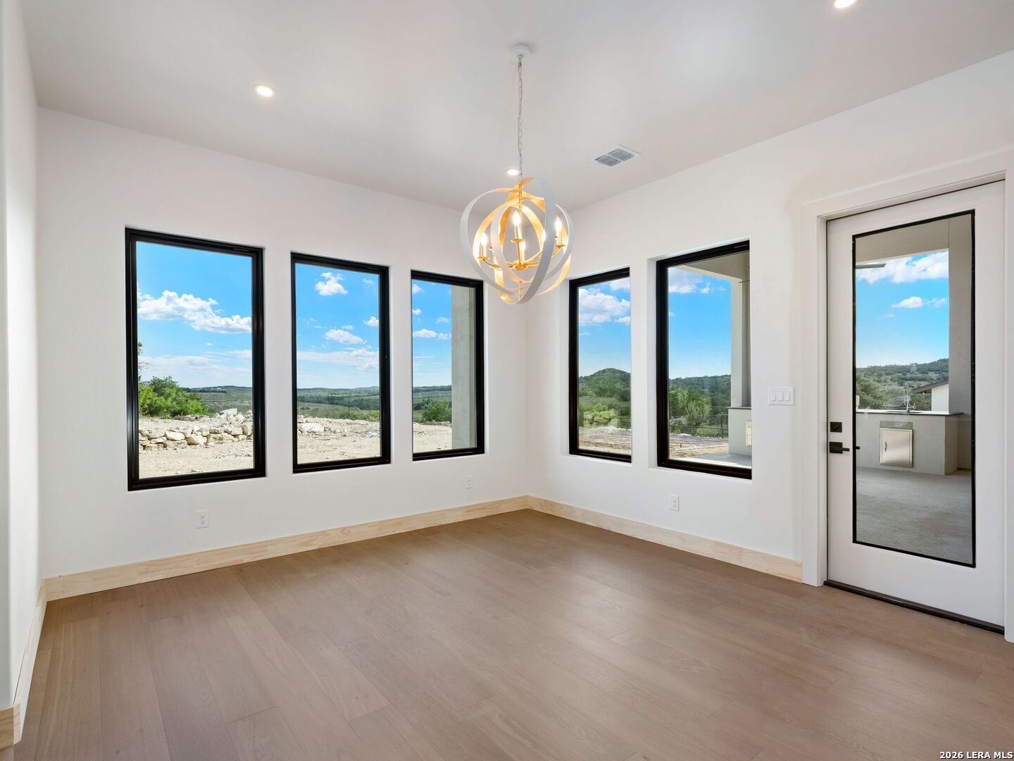 10202 Nina Ridge