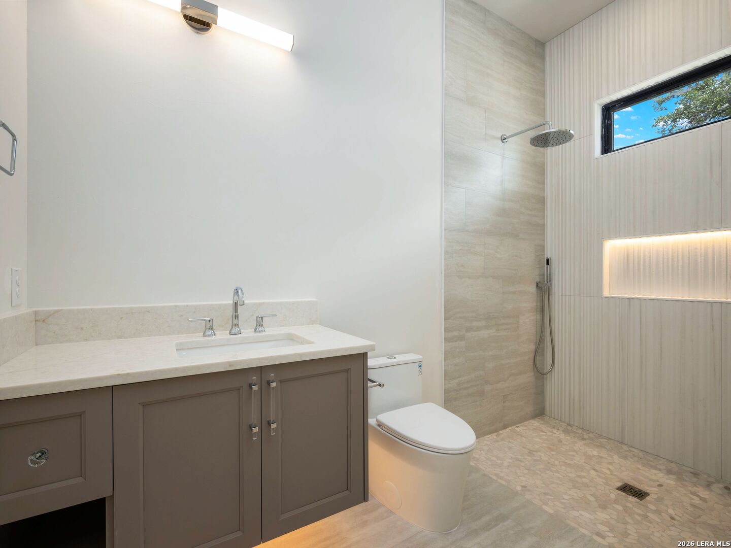 10202 Nina Ridge