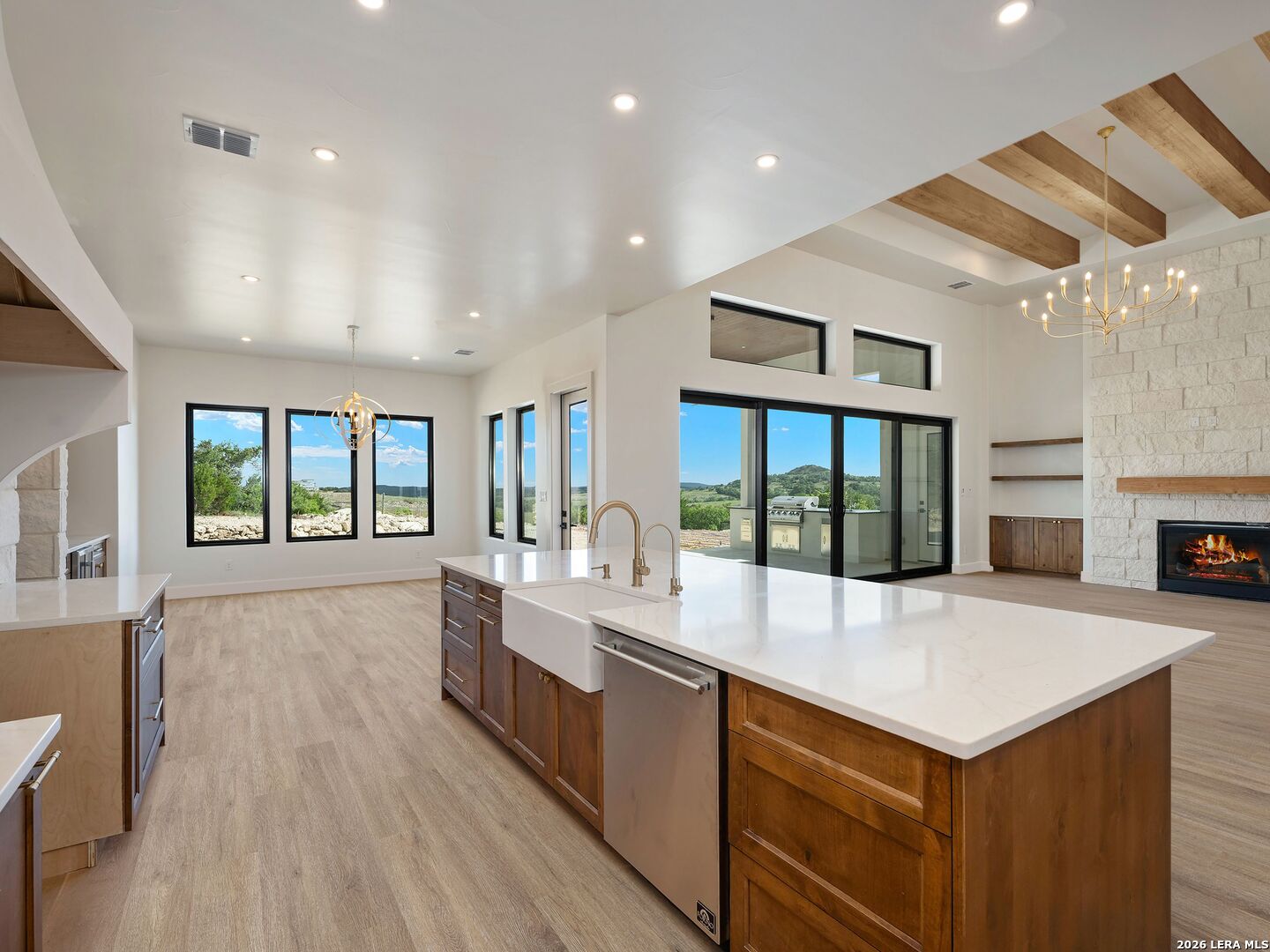 10202 Nina Ridge