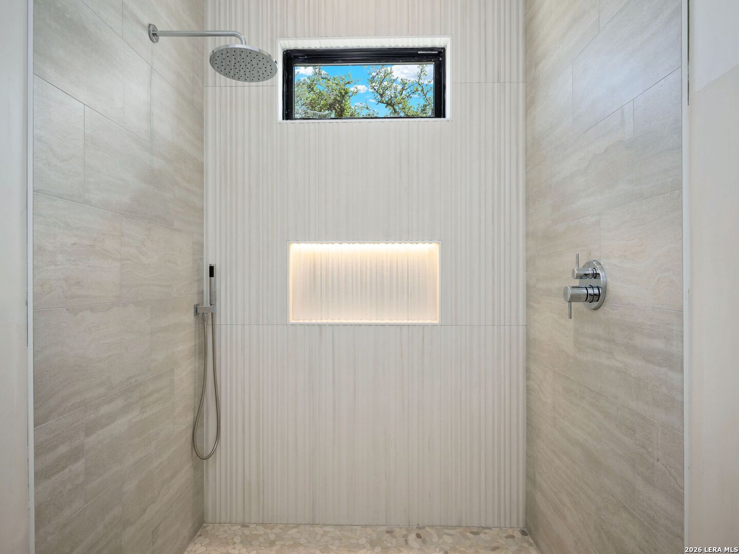 10202 Nina Ridge