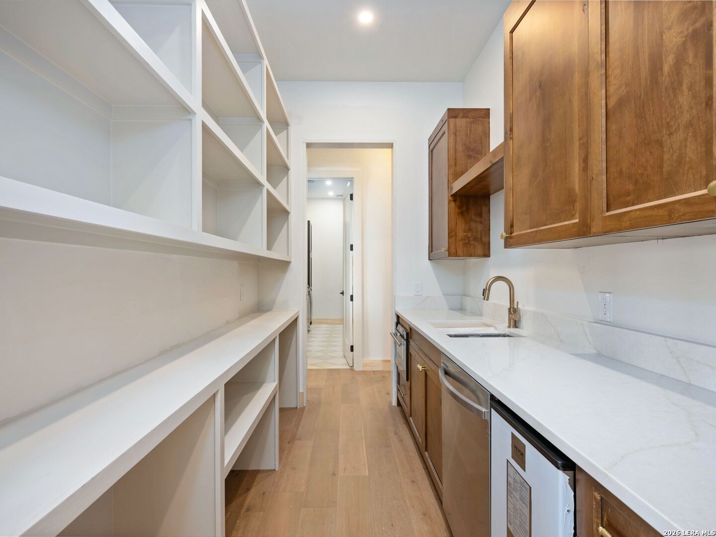 10202 Nina Ridge