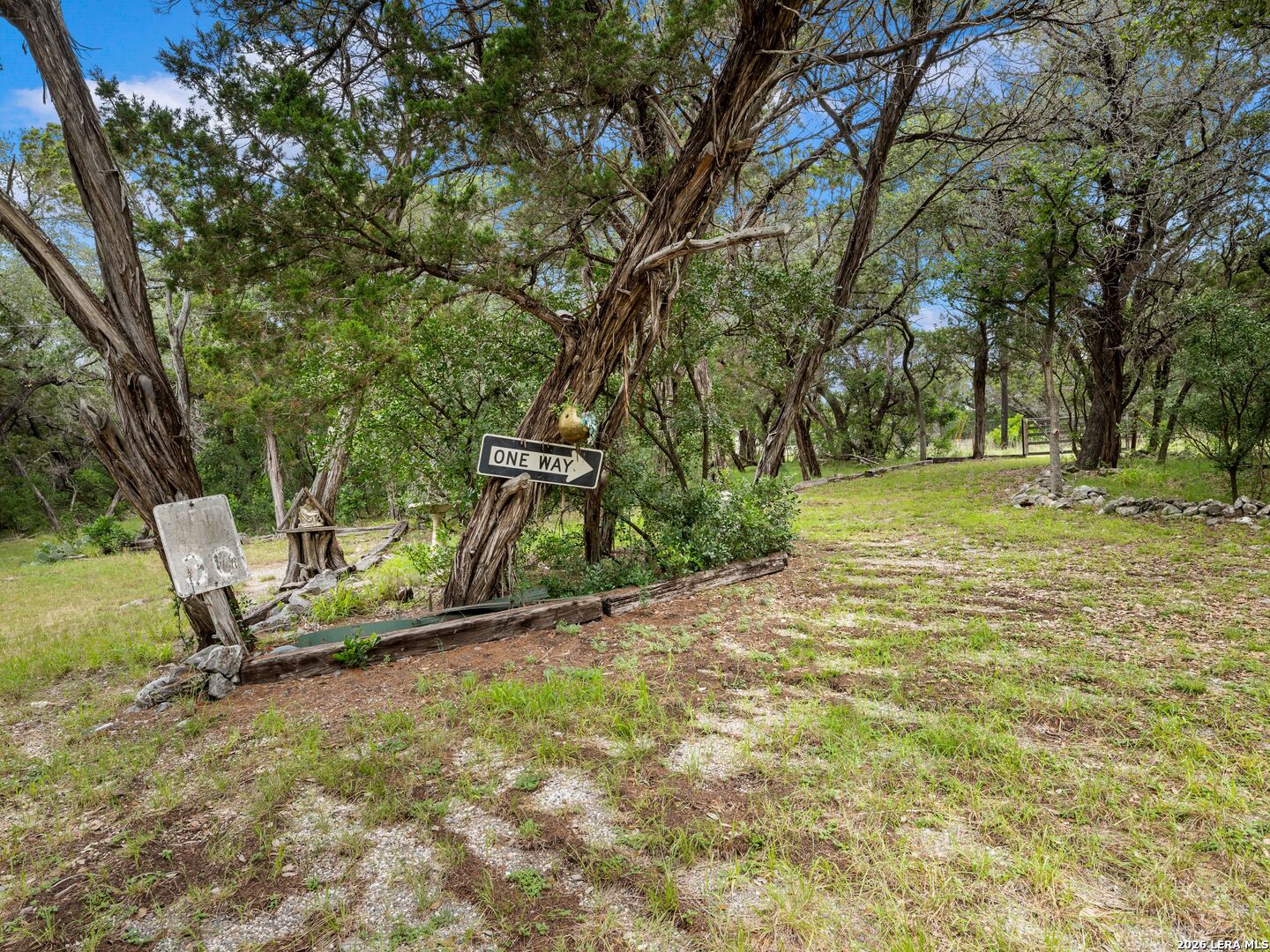 275 COUNTY ROAD 260 E