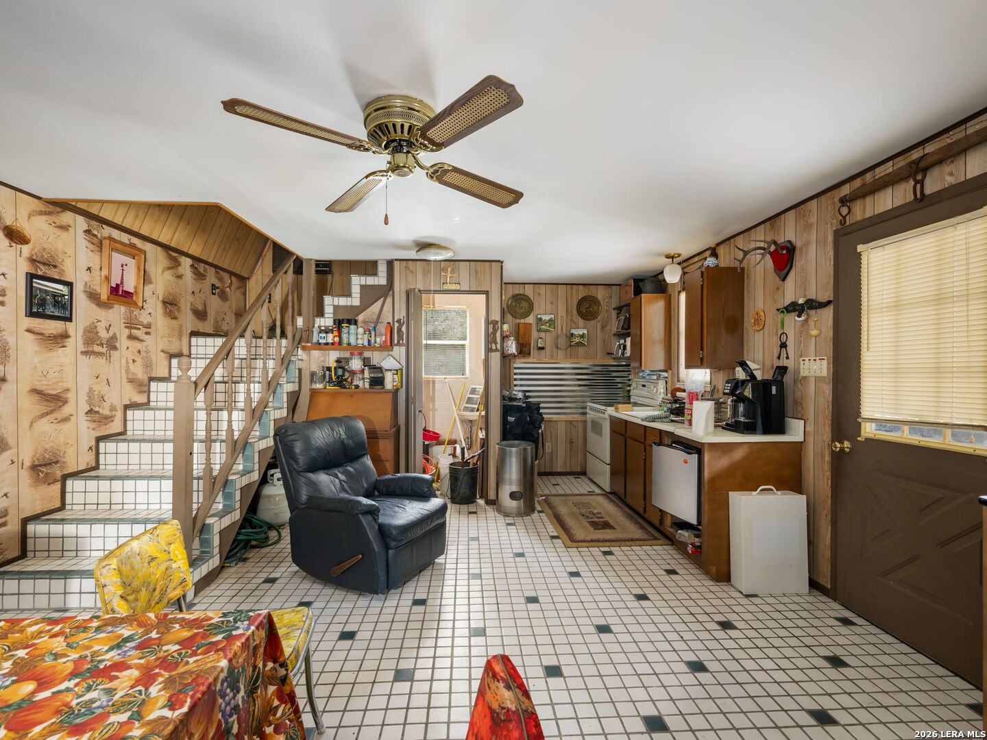 275 COUNTY ROAD 260 E