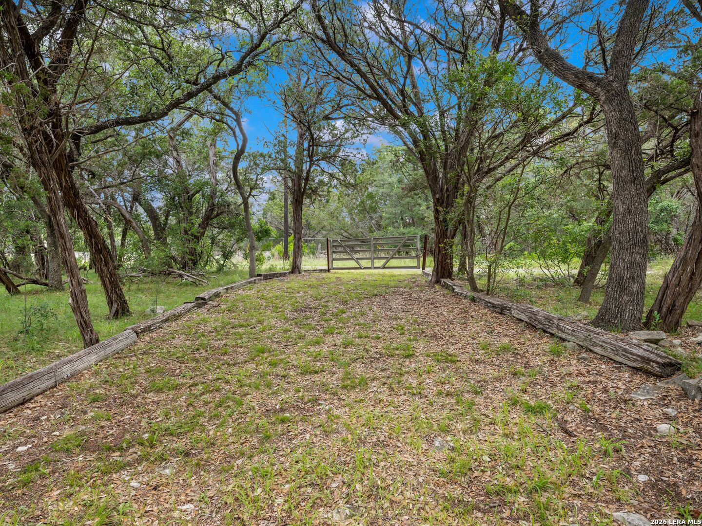 275 COUNTY ROAD 260 E