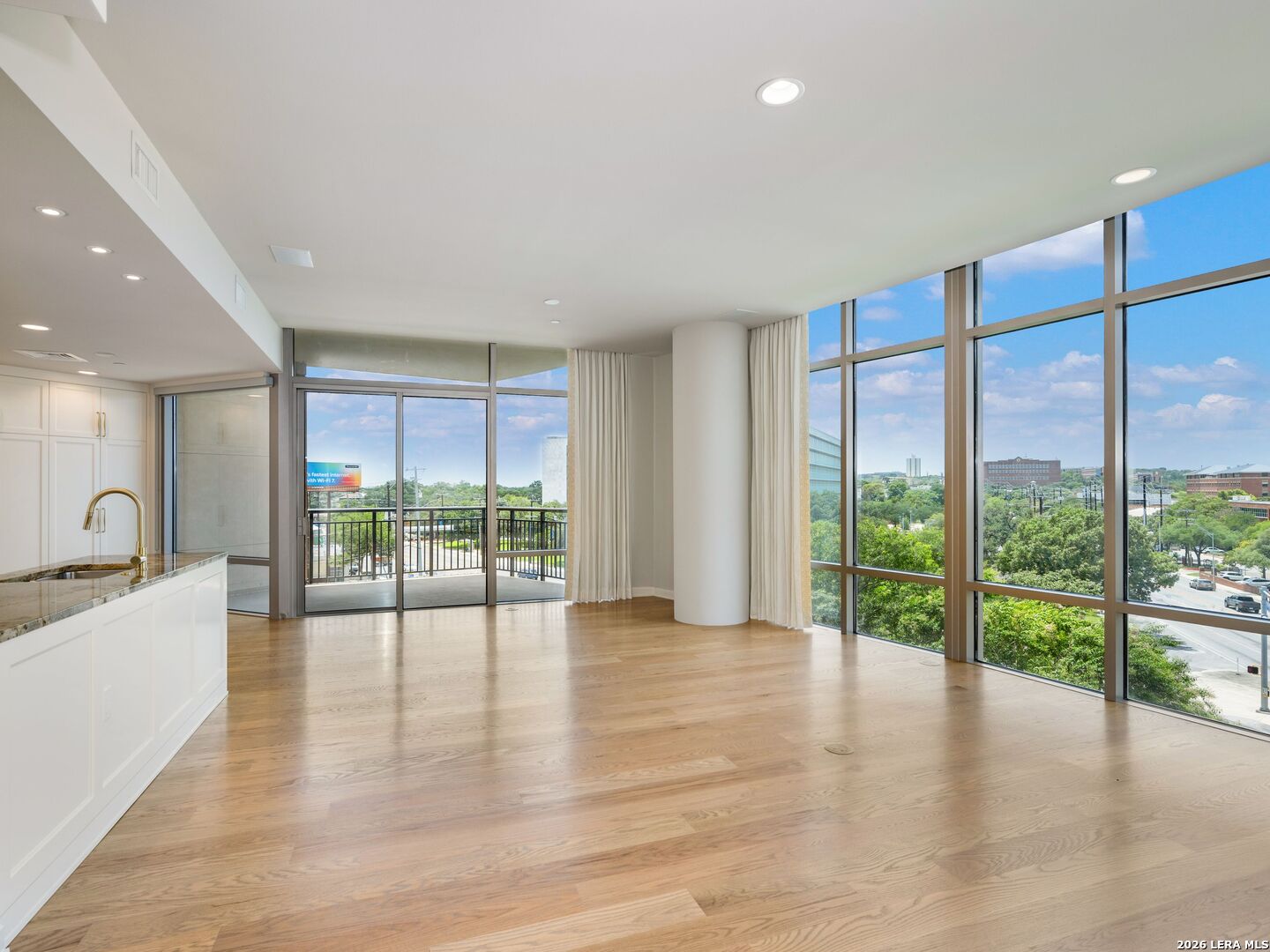 4242 Broadway Street Unit: 304