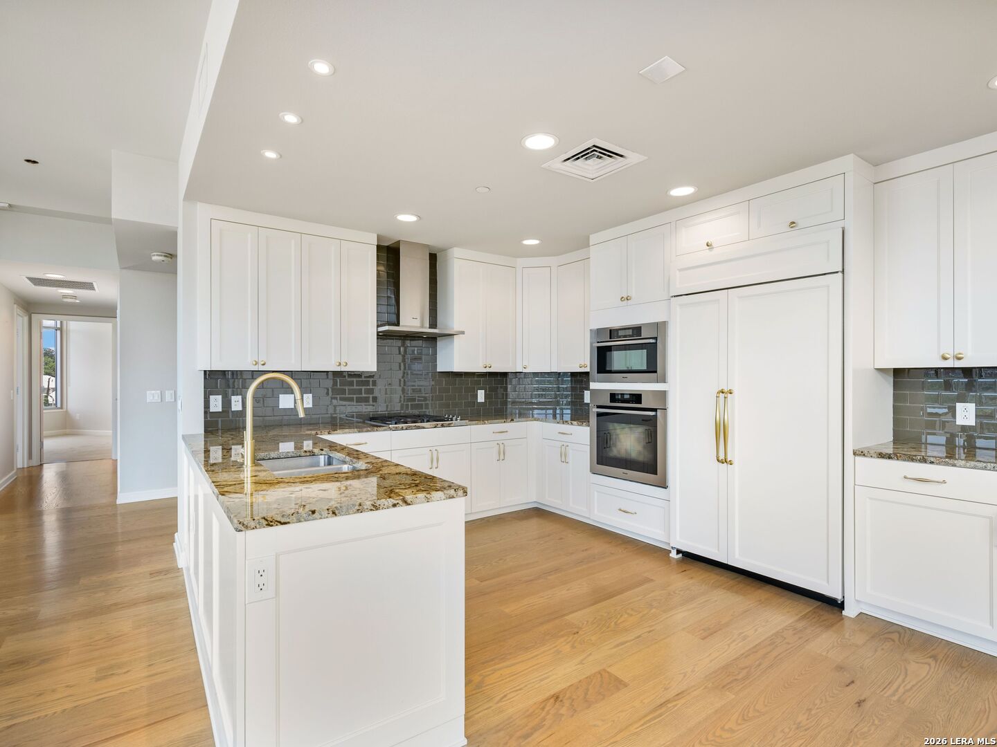 4242 Broadway Street Unit: 304