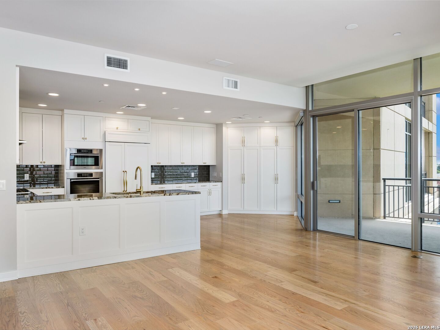 4242 Broadway Street Unit: 304