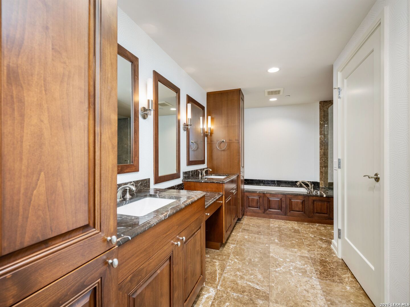 4242 Broadway Street Unit: 304