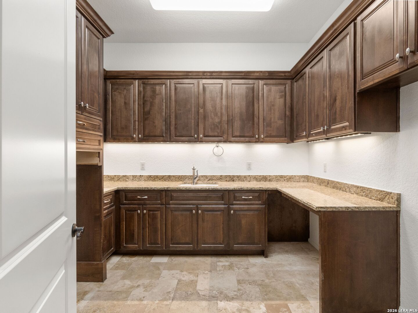202 WELLESLEY LOOP