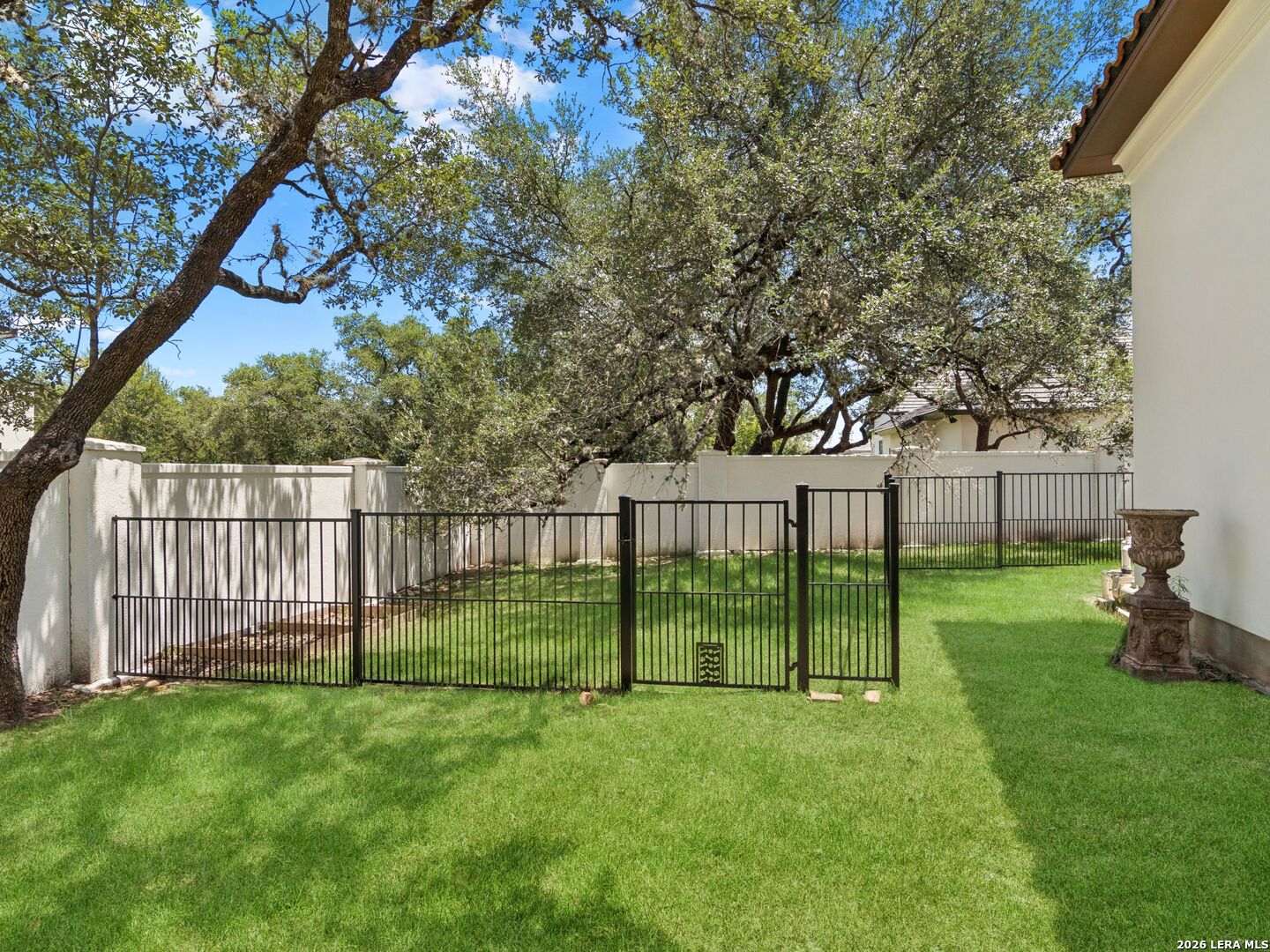 202 WELLESLEY LOOP