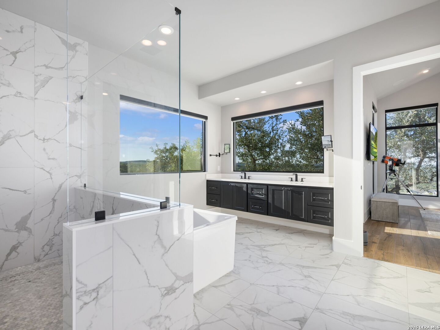 10702 Nina Ridge
