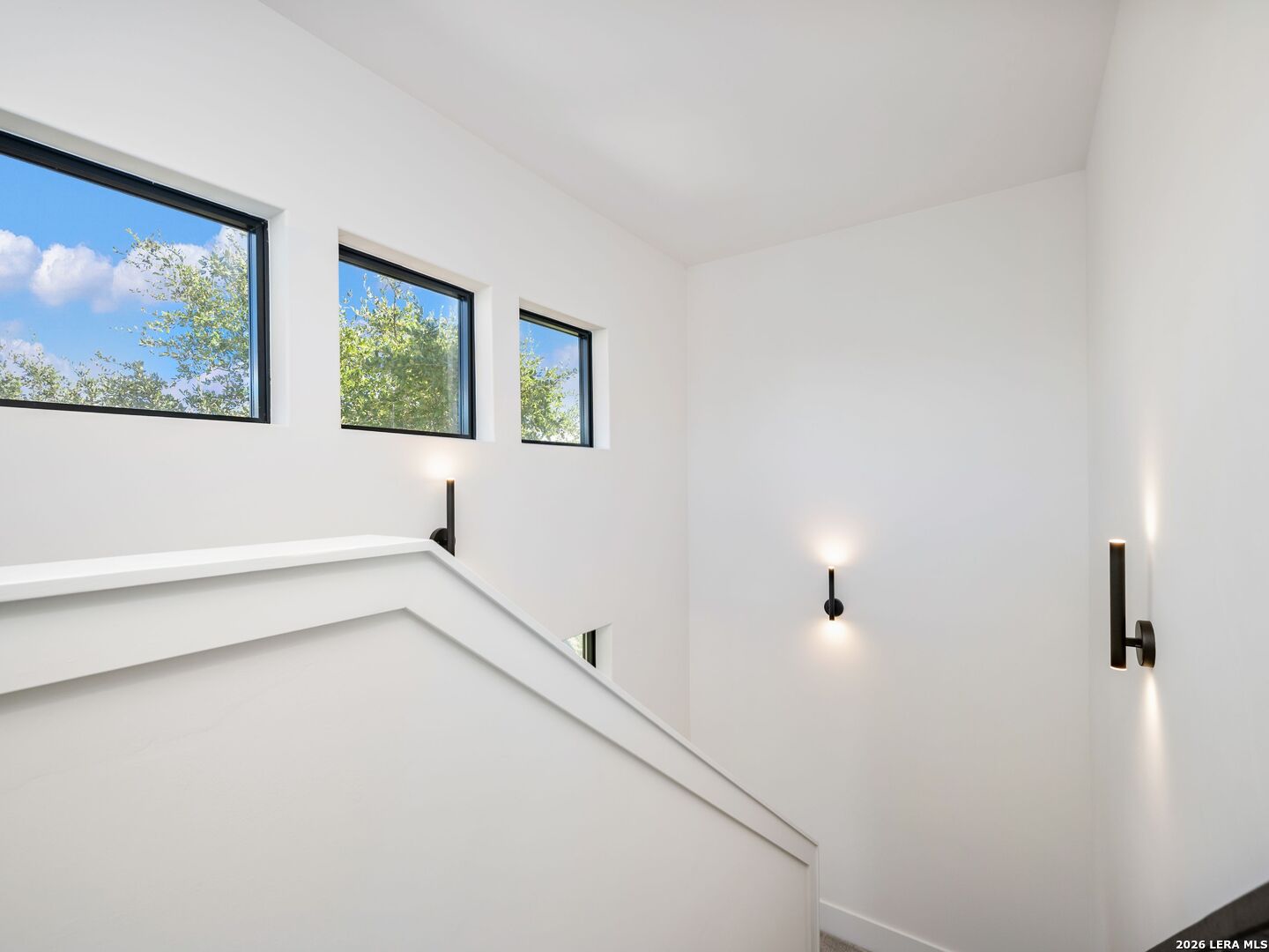 10702 Nina Ridge