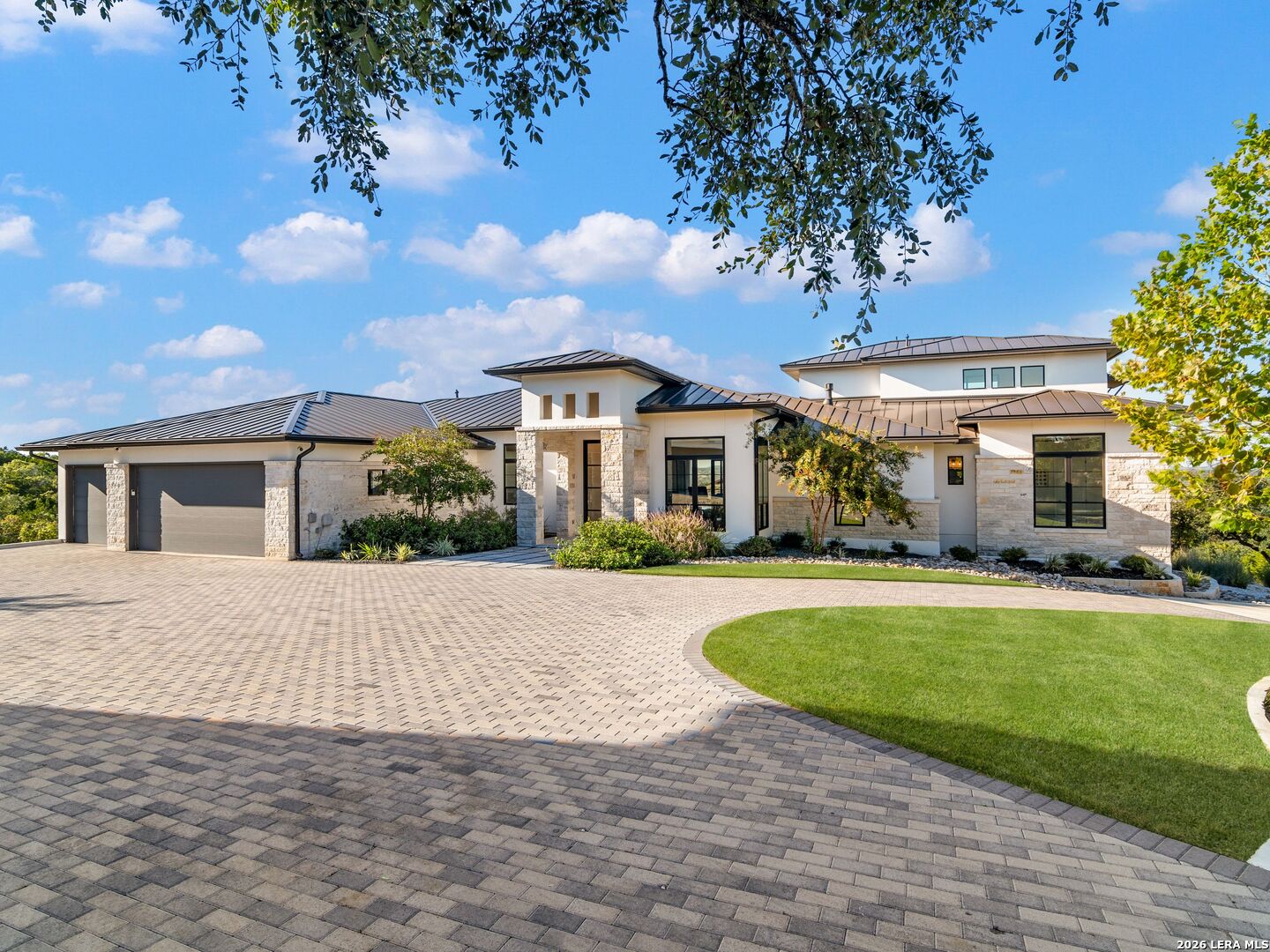 10702 Nina Ridge