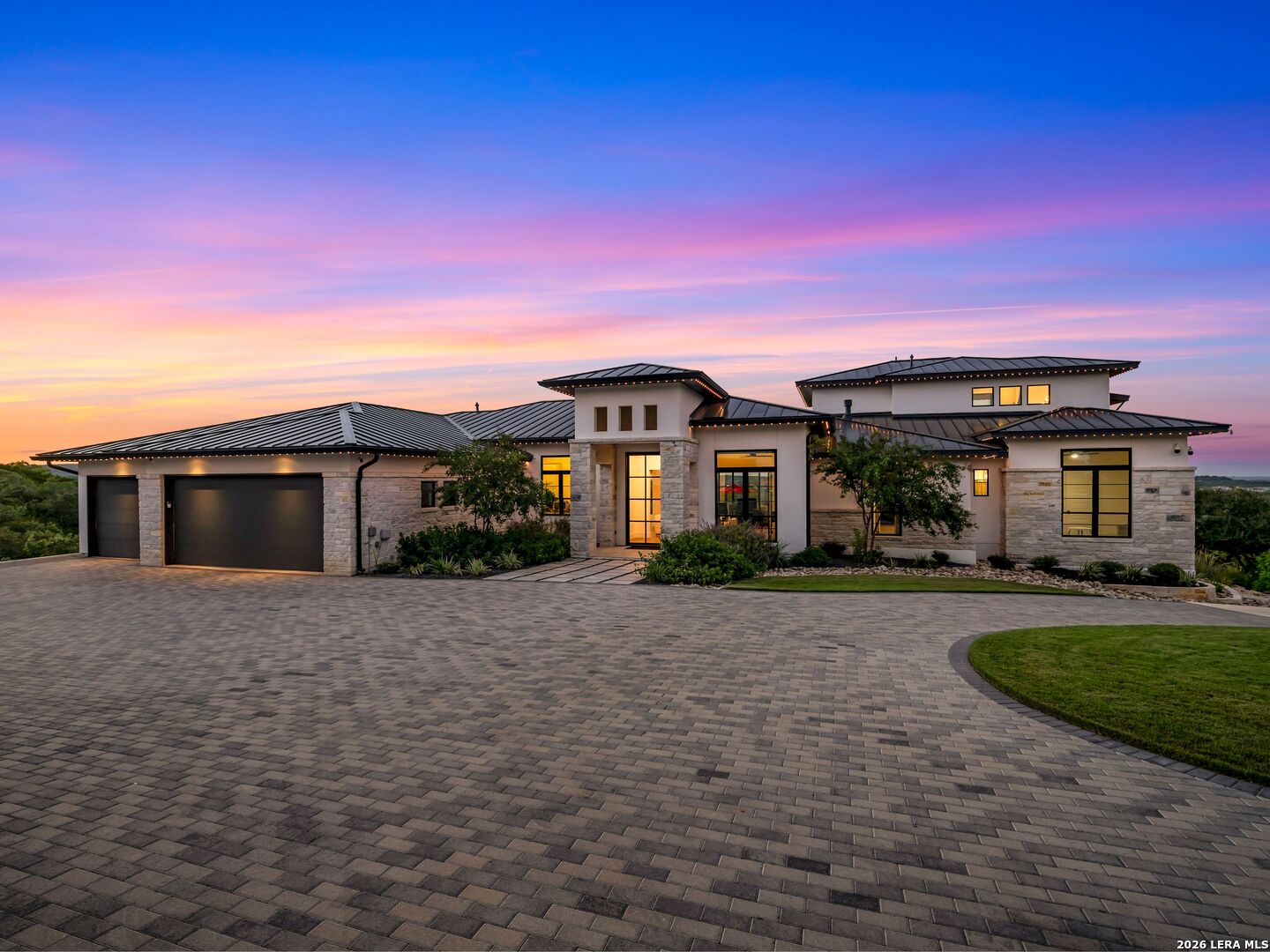 10702 Nina Ridge