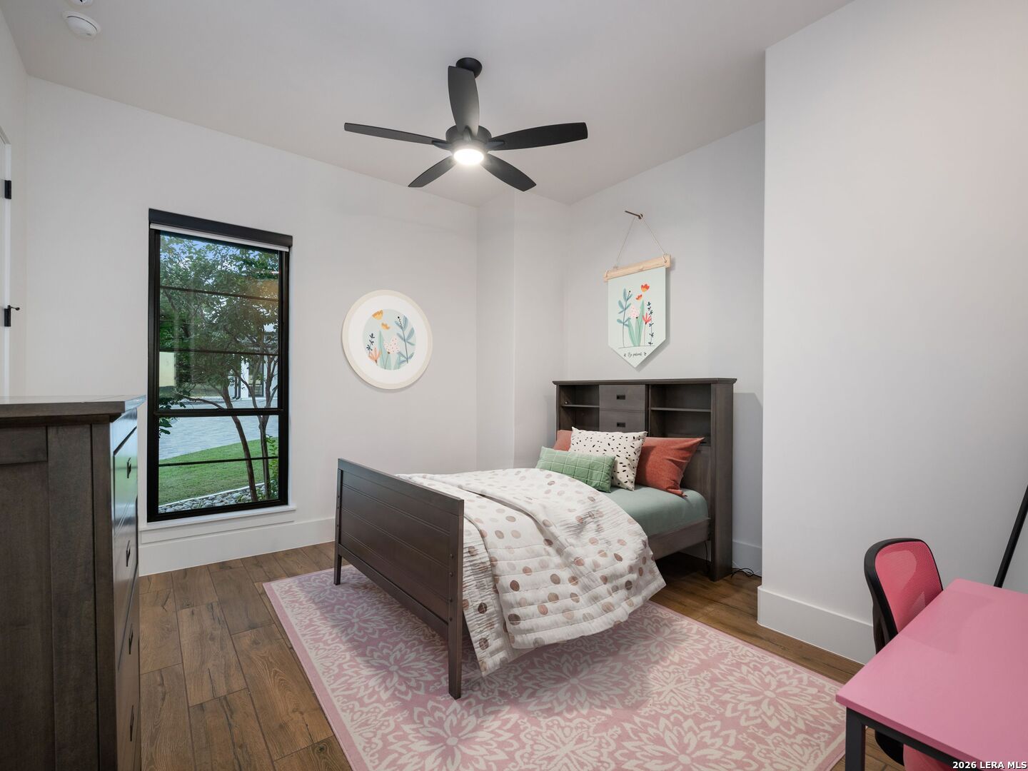 10702 Nina Ridge