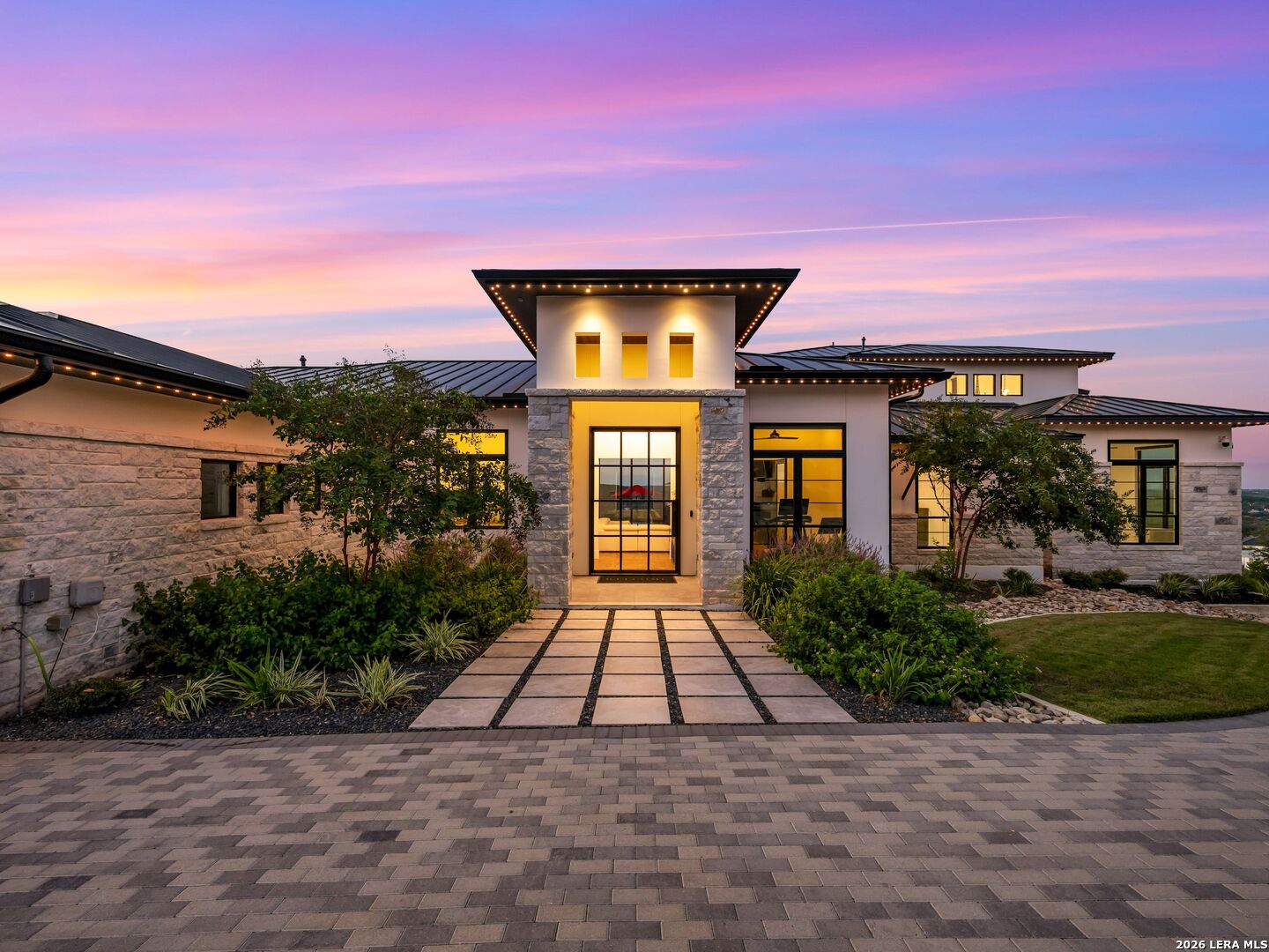 10702 Nina Ridge