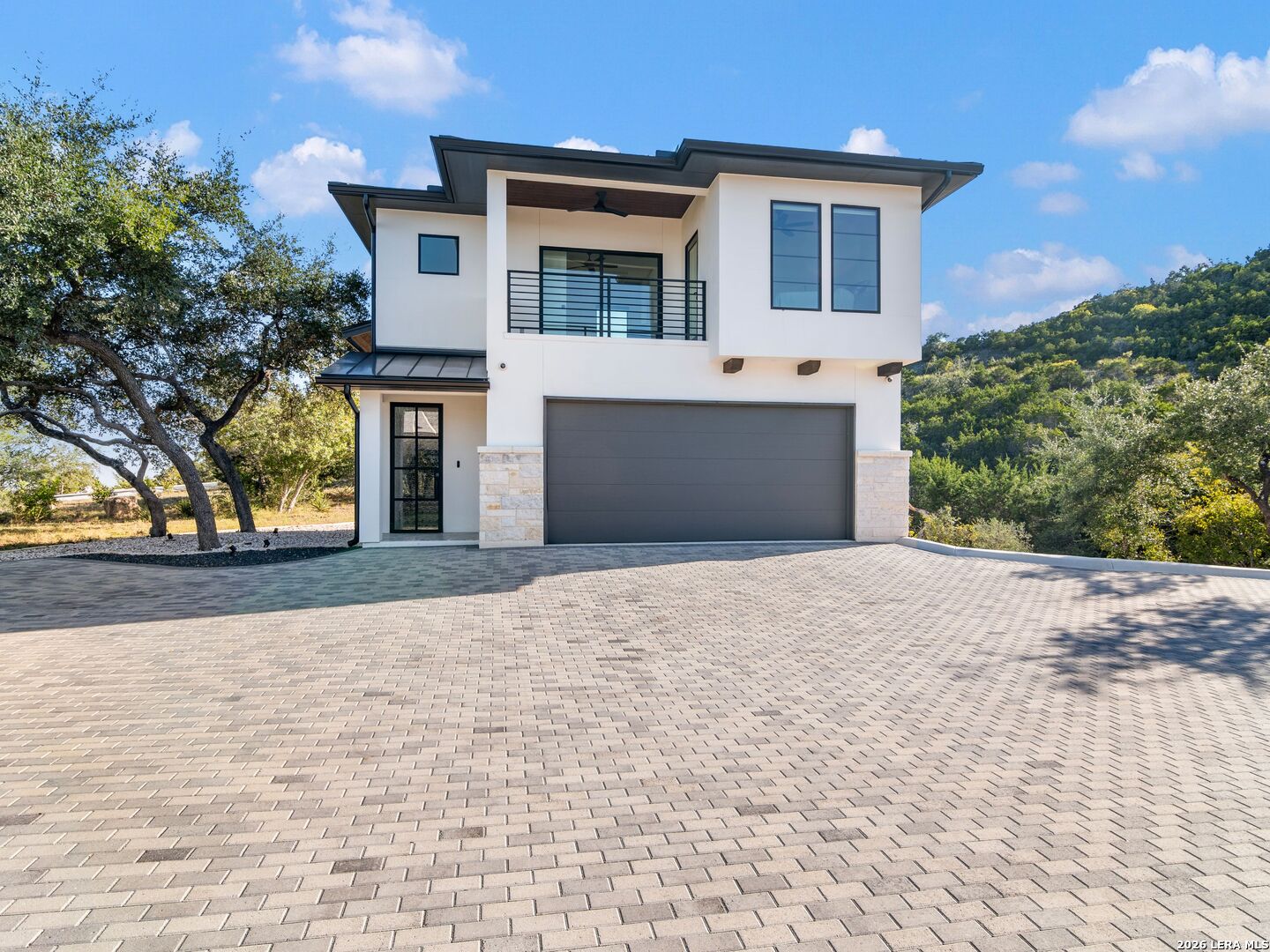10702 Nina Ridge