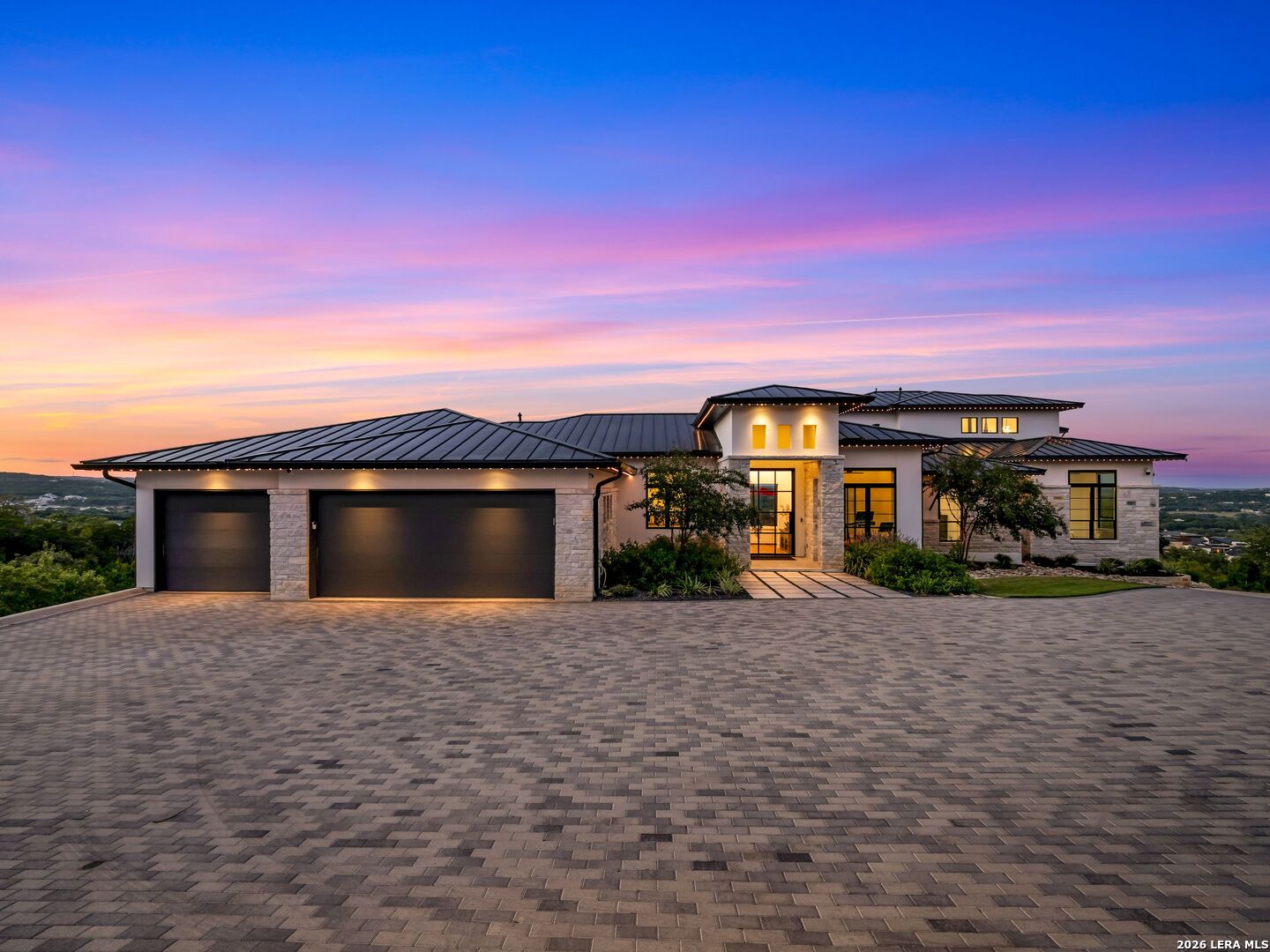 10702 Nina Ridge
