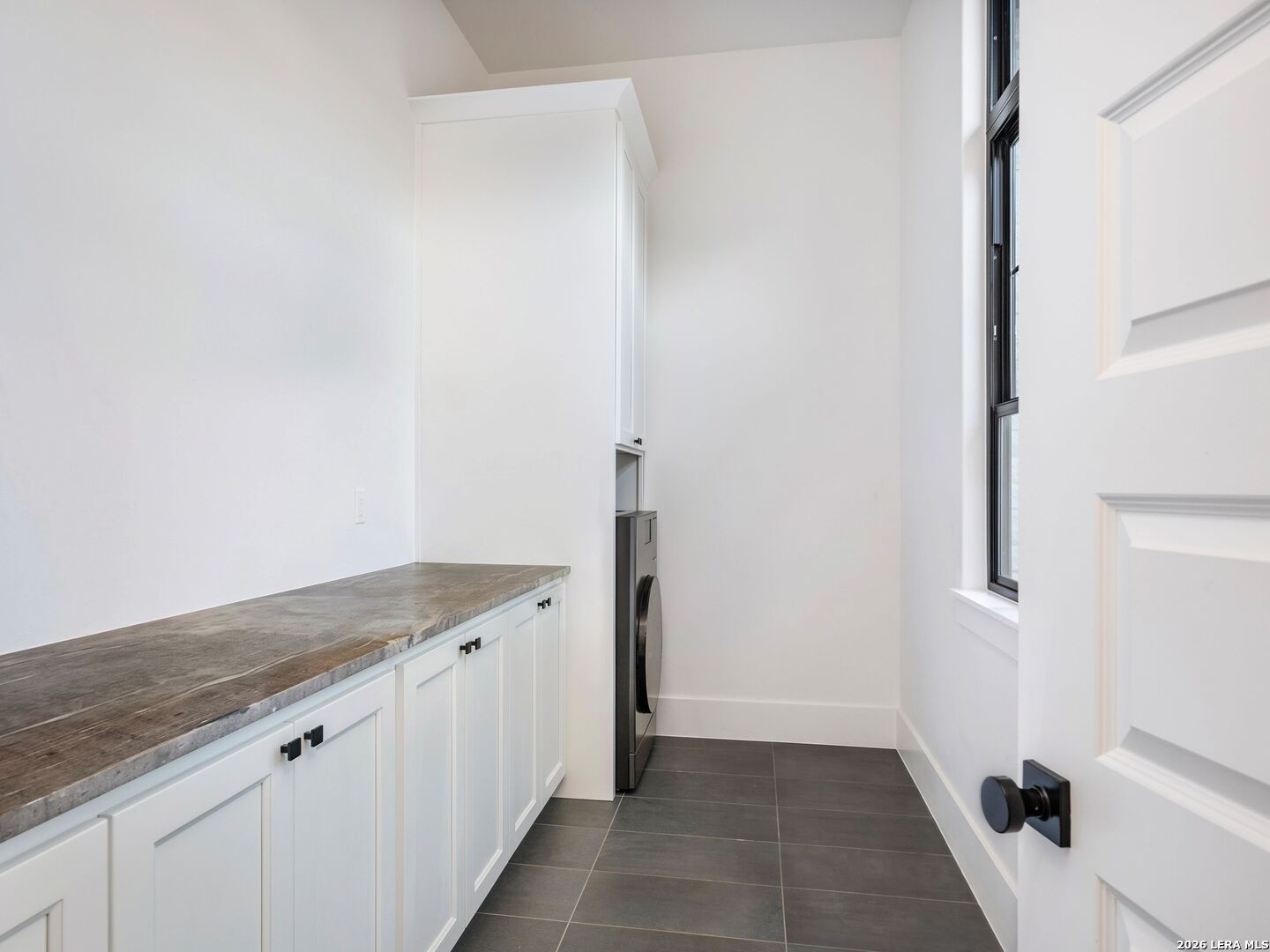 10702 Nina Ridge