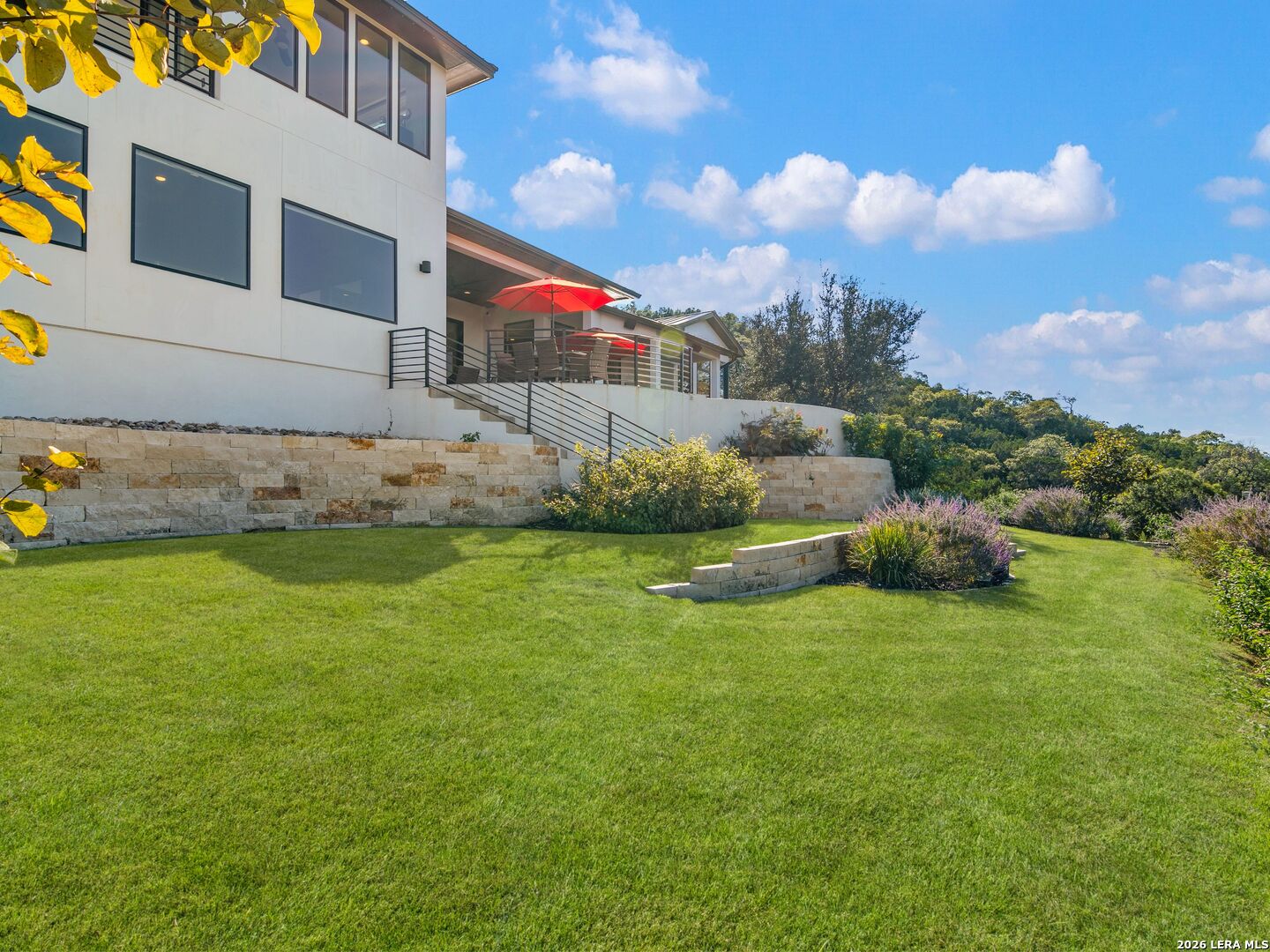 10702 Nina Ridge