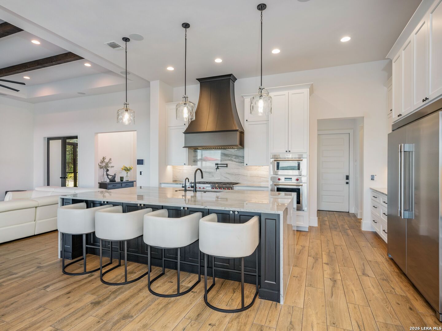 10702 Nina Ridge