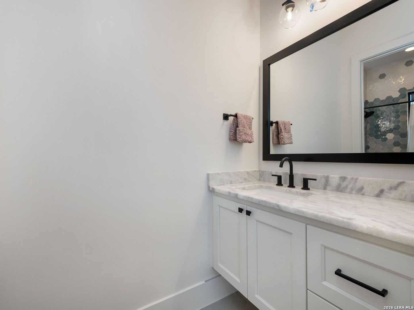 10702 Nina Ridge