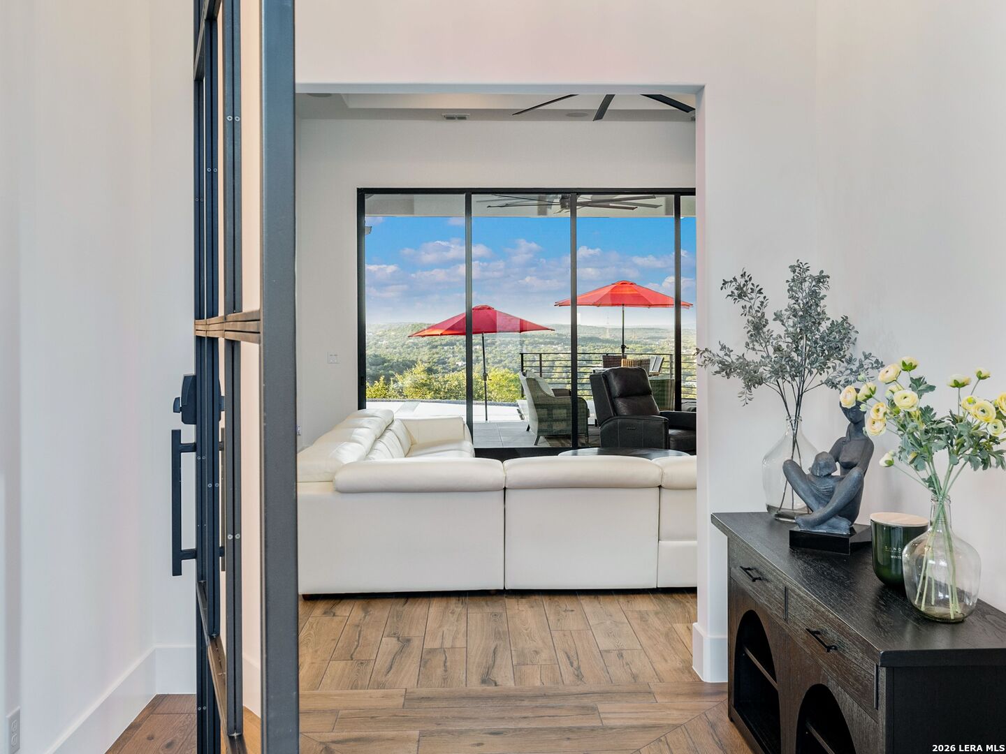 10702 Nina Ridge
