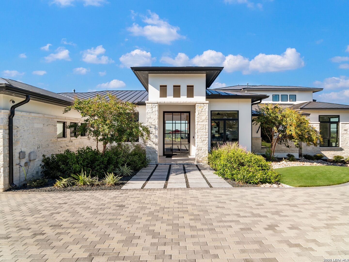 10702 Nina Ridge