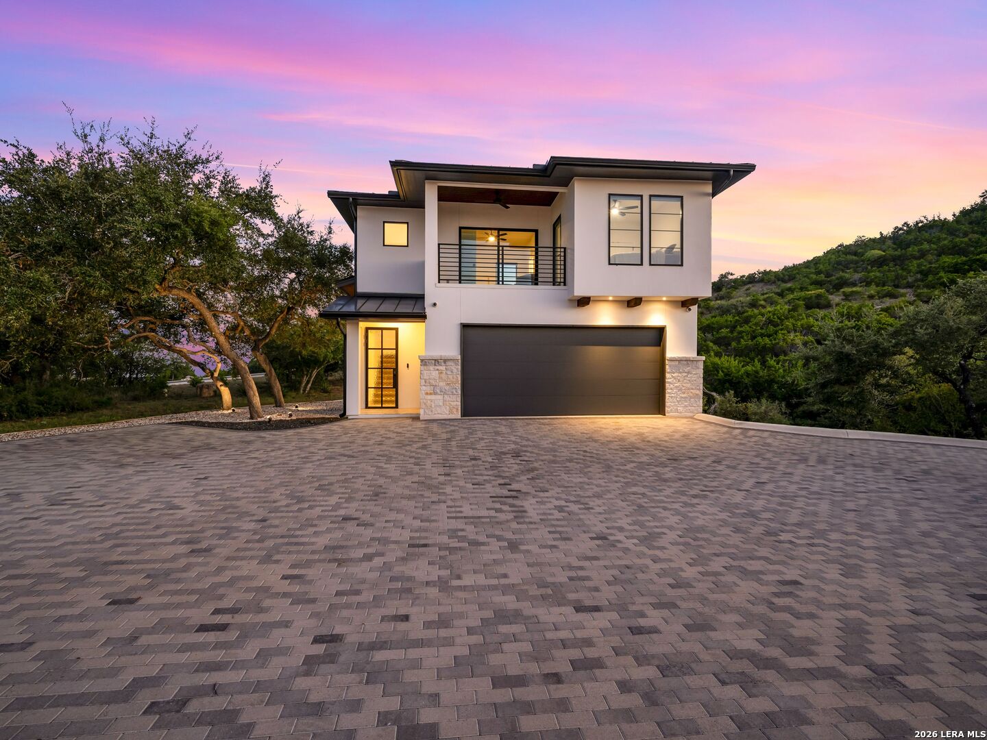 10702 Nina Ridge